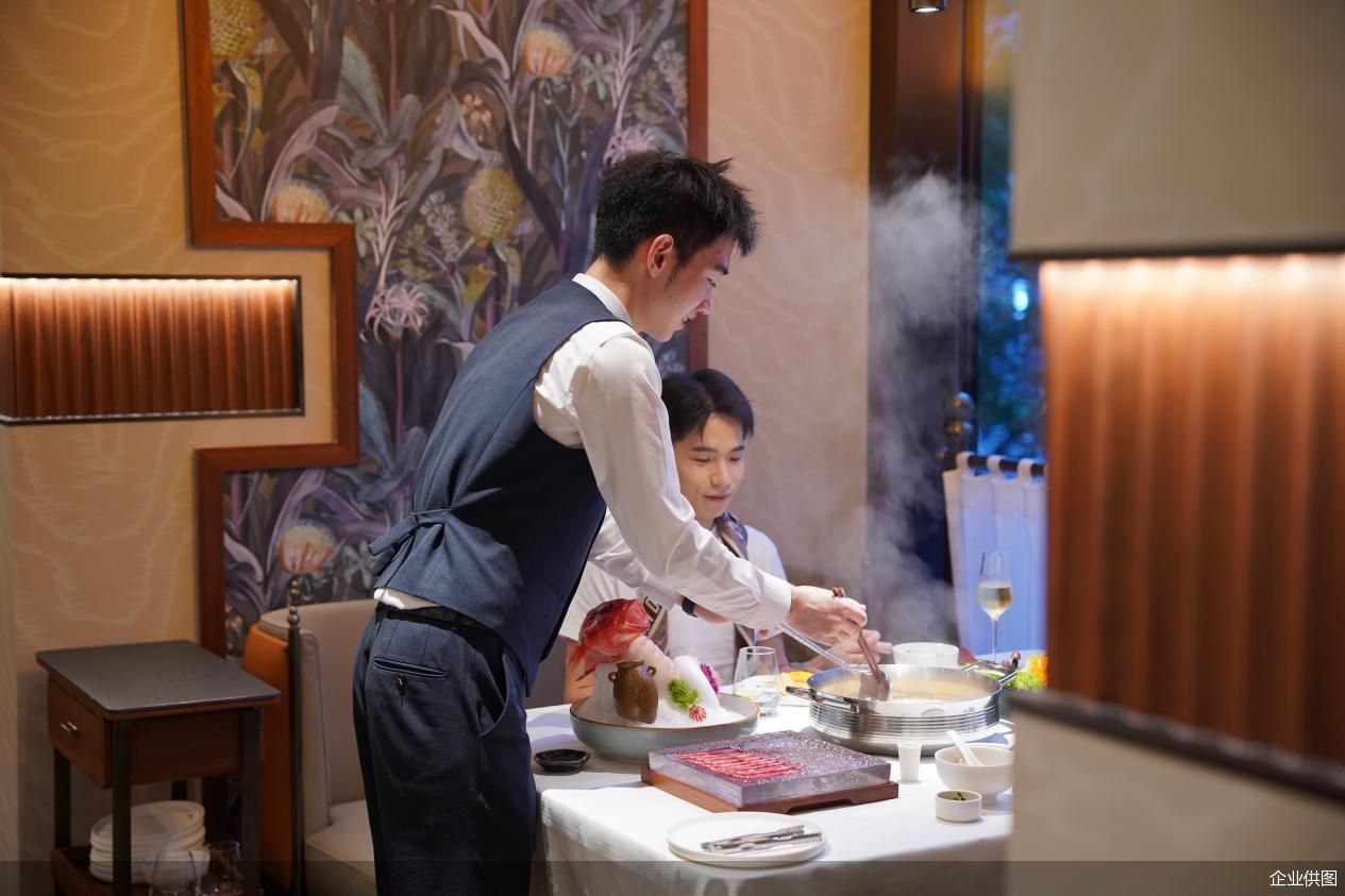 锚定精致餐饮 海底捞全场景布局再进阶